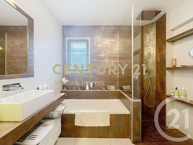 Afficher la photo en grand maison à vendre - 5 pièces - 144.7 m2 - PIGNAN - 34 - LANGUEDOC-ROUSSILLON - Century 21 Védas Immo