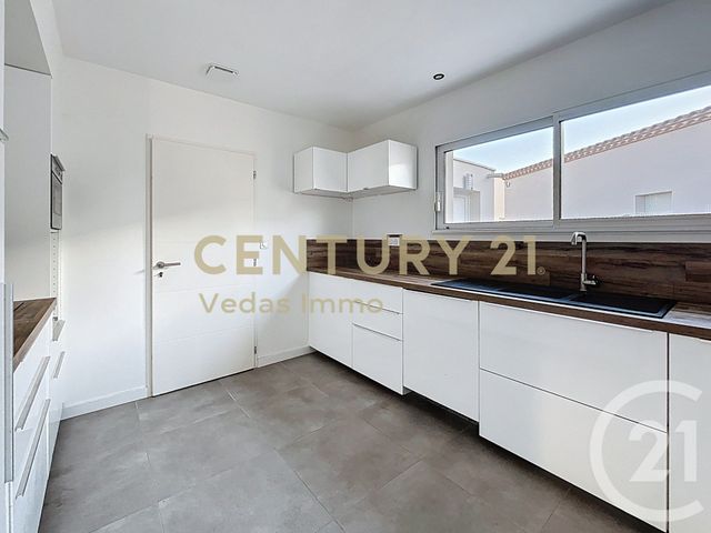 maison à louer - 4 pièces - 102.55 m2 - MONTBAZIN - 34 - LANGUEDOC-ROUSSILLON - Century 21 Védas Immo