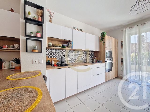 Appartement F4 à vendre - 4 pièces - 85.6 m2 - ST JEAN DE VEDAS - 34 - LANGUEDOC-ROUSSILLON - Century 21 Védas Immo