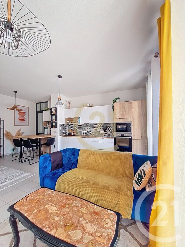 Appartement F4 à vendre - 4 pièces - 85.6 m2 - ST JEAN DE VEDAS - 34 - LANGUEDOC-ROUSSILLON - Century 21 Védas Immo