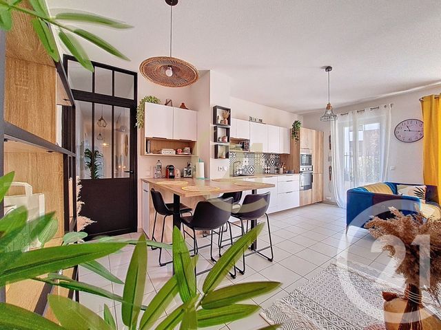 Appartement F4 à vendre - 4 pièces - 85.6 m2 - ST JEAN DE VEDAS - 34 - LANGUEDOC-ROUSSILLON - Century 21 Védas Immo