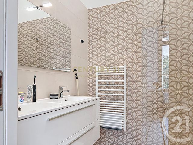 Afficher la photo en grand Appartement F3 à vendre - 3 pièces - 88.43 m2 - PIGNAN - 34 - LANGUEDOC-ROUSSILLON - Century 21 Védas Immo