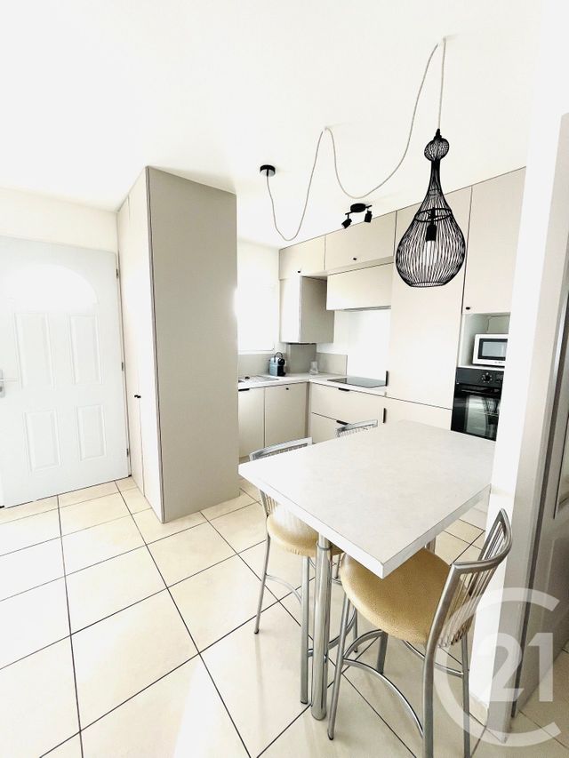 Appartement F3 à louer - 3 pièces - 61.67 m2 - VILLENEUVE LES MAGUELONE - 34 - LANGUEDOC-ROUSSILLON - Century 21 Védas Immo