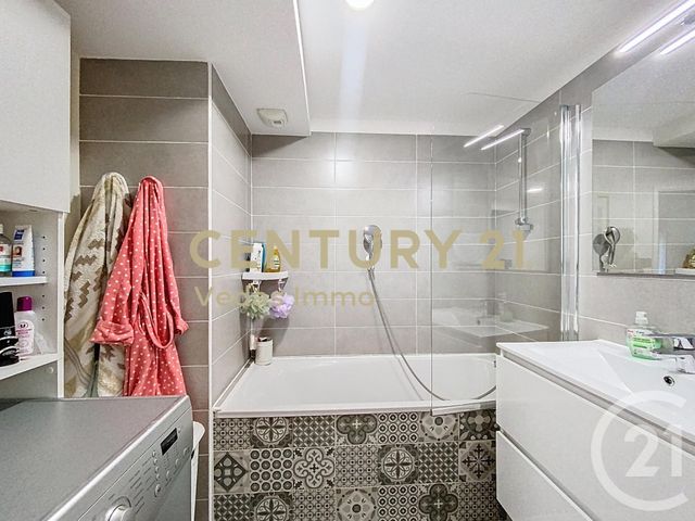 Appartement F4 à vendre - 4 pièces - 97.0 m2 - ST JEAN DE VEDAS - 34 - LANGUEDOC-ROUSSILLON - Century 21 Védas Immo