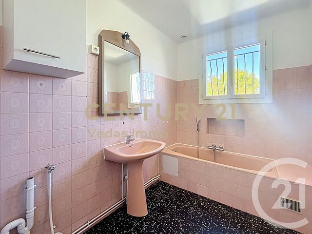 maison à louer - 4 pièces - 105.35 m2 - ST JEAN DE VEDAS - 34 - LANGUEDOC-ROUSSILLON - Century 21 Védas Immo