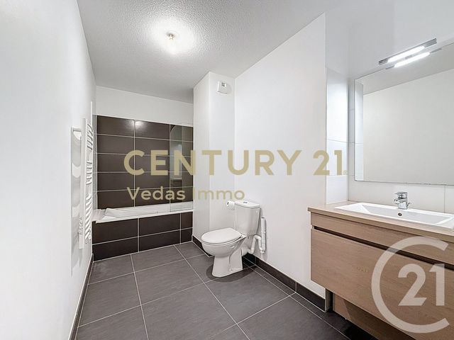 Appartement F3 à vendre - 3 pièces - 60.88 m2 - ST JEAN DE VEDAS - 34 - LANGUEDOC-ROUSSILLON - Century 21 Védas Immo