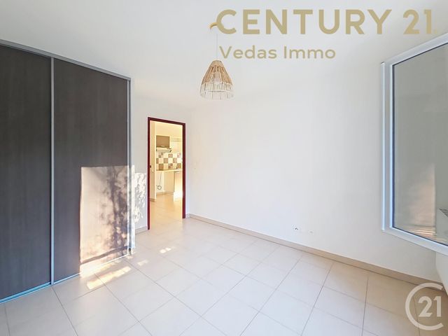 Appartement F2 à vendre - 2 pièces - 40.0 m2 - JUVIGNAC - 34 - LANGUEDOC-ROUSSILLON - Century 21 Védas Immo