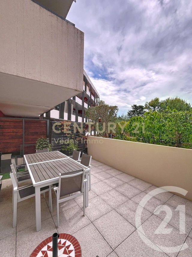 Afficher la photo en grand Appartement F3 à vendre - 3 pièces - 74.35 m2 - JUVIGNAC - 34 - LANGUEDOC-ROUSSILLON - Century 21 Védas Immo