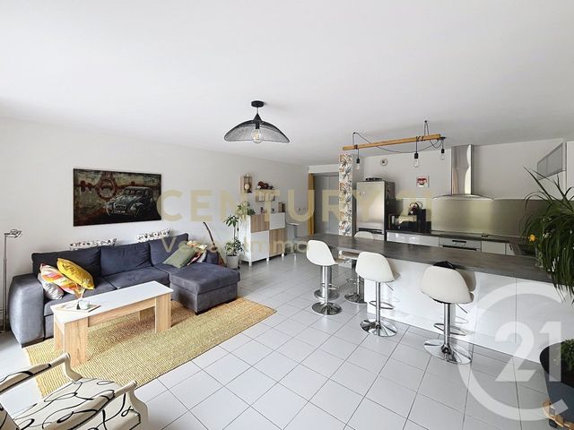 Afficher la photo en grand Appartement F3 à vendre - 3 pièces - 74.35 m2 - JUVIGNAC - 34 - LANGUEDOC-ROUSSILLON - Century 21 Védas Immo