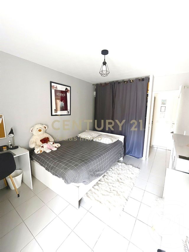 Afficher la photo en grand Appartement F3 à vendre - 3 pièces - 74.35 m2 - JUVIGNAC - 34 - LANGUEDOC-ROUSSILLON - Century 21 Védas Immo