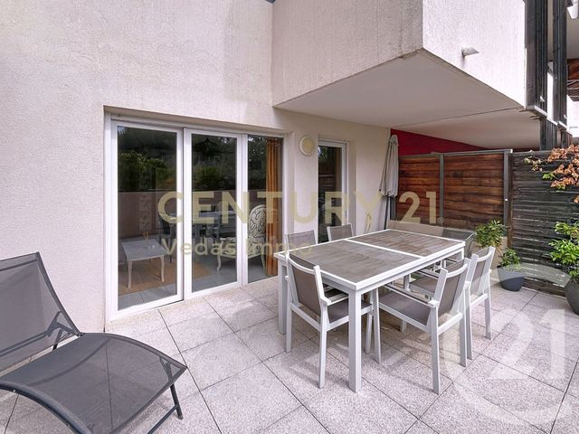 Afficher la photo en grand Appartement F3 à vendre - 3 pièces - 74.35 m2 - JUVIGNAC - 34 - LANGUEDOC-ROUSSILLON - Century 21 Védas Immo