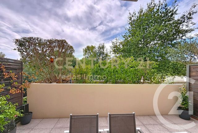 Afficher la photo en grand Appartement F3 à vendre - 3 pièces - 74.35 m2 - JUVIGNAC - 34 - LANGUEDOC-ROUSSILLON - Century 21 Védas Immo