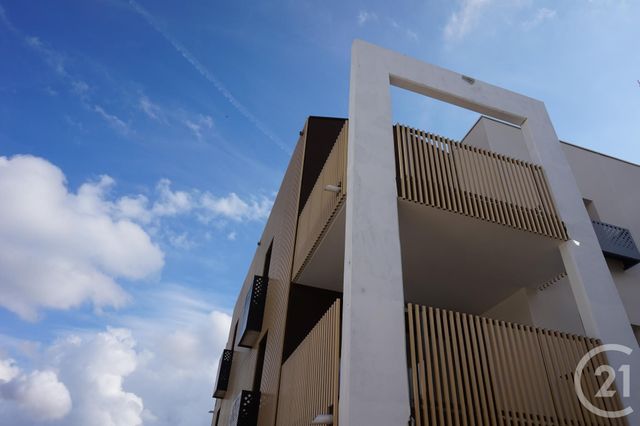 Appartement F2 à louer - 2 pièces - 41.8 m2 - ST JEAN DE VEDAS - 34 - LANGUEDOC-ROUSSILLON - Century 21 Védas Immo