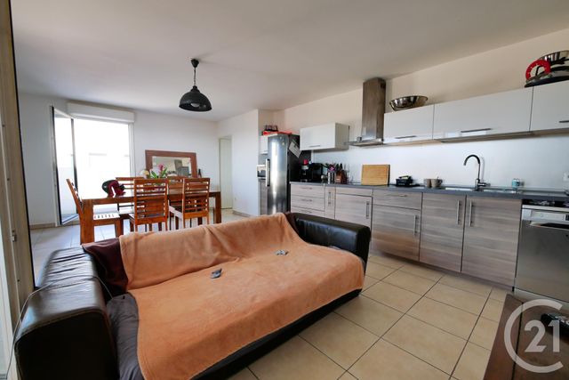 Appartement F4 à vendre - 4 pièces - 82.34 m2 - ST JEAN DE VEDAS - 34 - LANGUEDOC-ROUSSILLON - Century 21 Védas Immo