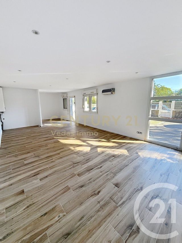 Appartement F1 à vendre - 1 pièce - 50.0 m2 - ST JEAN DE VEDAS - 34 - LANGUEDOC-ROUSSILLON - Century 21 Védas Immo