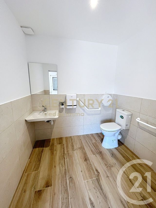 Appartement F1 à vendre - 1 pièce - 50.0 m2 - ST JEAN DE VEDAS - 34 - LANGUEDOC-ROUSSILLON - Century 21 Védas Immo