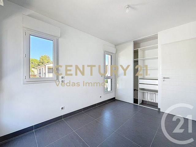 Appartement F3 à vendre - 3 pièces - 60.88 m2 - ST JEAN DE VEDAS - 34 - LANGUEDOC-ROUSSILLON - Century 21 Védas Immo