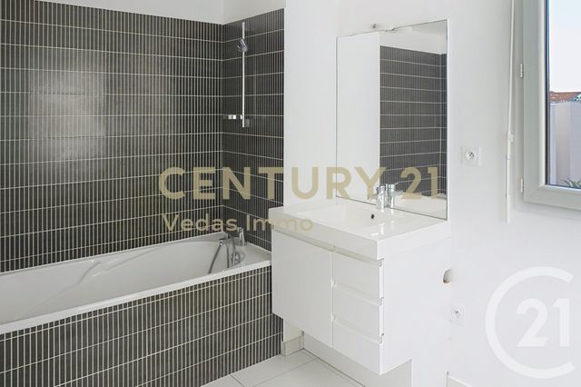 Appartement F2 à louer - 2 pièces - 44.2 m2 - ST JEAN DE VEDAS - 34 - LANGUEDOC-ROUSSILLON - Century 21 Védas Immo