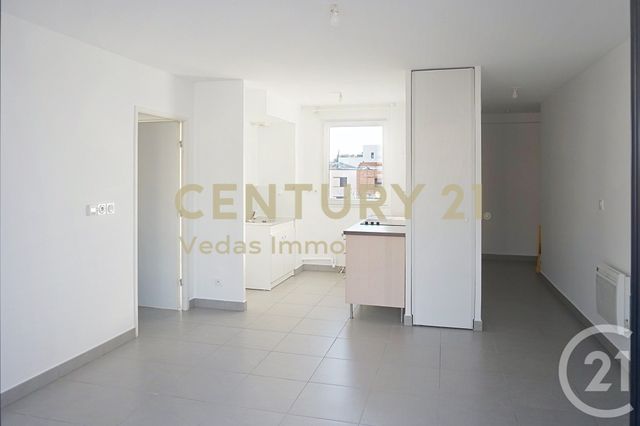Appartement F2 à louer - 2 pièces - 44.2 m2 - ST JEAN DE VEDAS - 34 - LANGUEDOC-ROUSSILLON - Century 21 Védas Immo