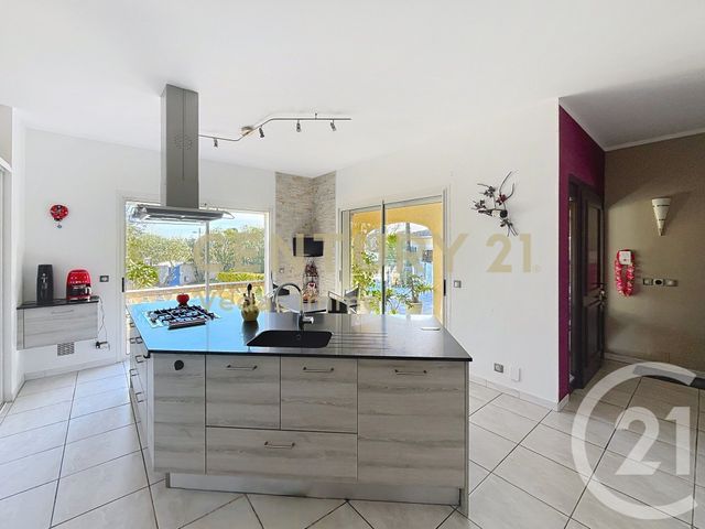 maison à vendre - 7 pièces - 192.36 m2 - PIGNAN - 34 - LANGUEDOC-ROUSSILLON - Century 21 Védas Immo