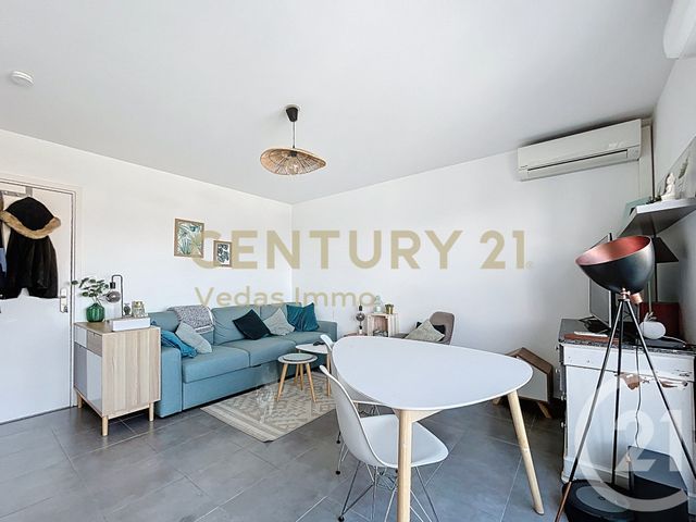 Appartement F2 à louer - 2 pièces - 40.9 m2 - ST JEAN DE VEDAS - 34 - LANGUEDOC-ROUSSILLON - Century 21 Védas Immo