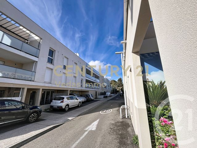 Appartement F2 à louer - 2 pièces - 40.9 m2 - ST JEAN DE VEDAS - 34 - LANGUEDOC-ROUSSILLON - Century 21 Védas Immo