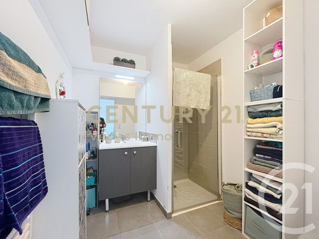 Appartement F2 à louer - 2 pièces - 40.9 m2 - ST JEAN DE VEDAS - 34 - LANGUEDOC-ROUSSILLON - Century 21 Védas Immo