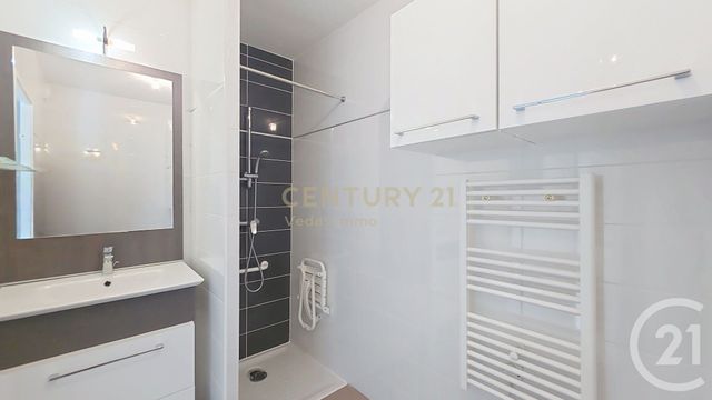 Appartement F3 à vendre - 3 pièces - 59.01 m2 - ST JEAN DE VEDAS - 34 - LANGUEDOC-ROUSSILLON - Century 21 Védas Immo