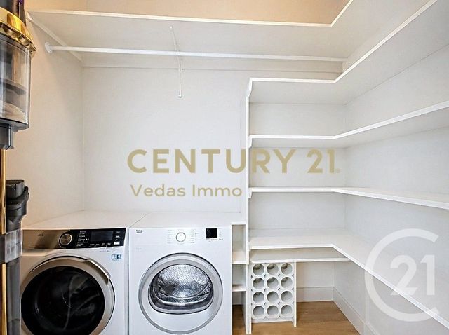 Appartement F3 à vendre - 3 pièces - 62.7 m2 - ST JEAN DE VEDAS - 34 - LANGUEDOC-ROUSSILLON - Century 21 Védas Immo