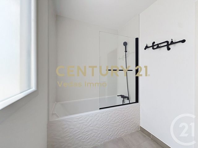 Appartement F3 à vendre - 3 pièces - 62.7 m2 - ST JEAN DE VEDAS - 34 - LANGUEDOC-ROUSSILLON - Century 21 Védas Immo