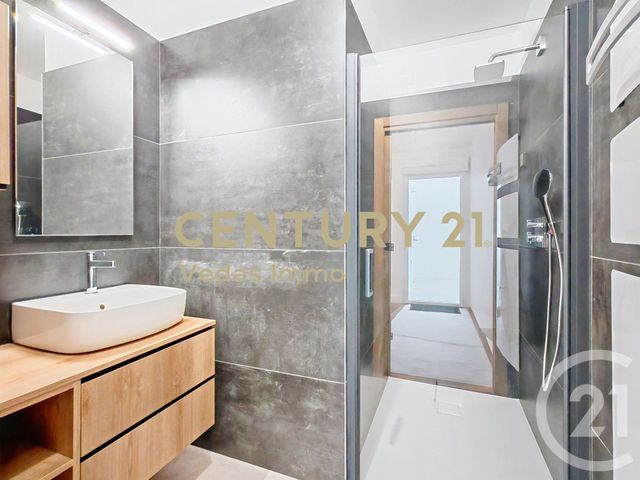 Appartement F3 à vendre - 3 pièces - 83.66 m2 - ST JEAN DE VEDAS - 34 - LANGUEDOC-ROUSSILLON - Century 21 Védas Immo