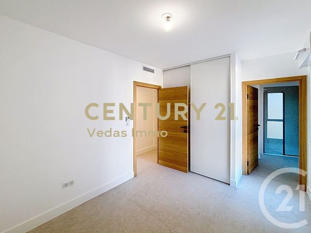 Appartement F3 à vendre - 3 pièces - 83.66 m2 - ST JEAN DE VEDAS - 34 - LANGUEDOC-ROUSSILLON - Century 21 Védas Immo