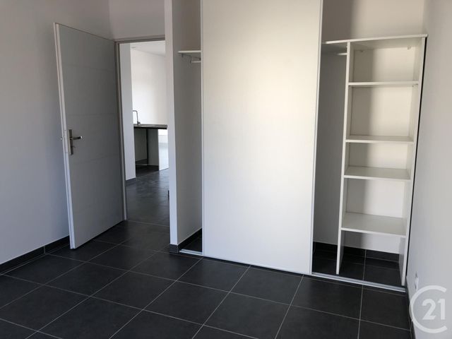 Appartement F4 à louer - 4 pièces - 75.36 m2 - PIGNAN - 34 - LANGUEDOC-ROUSSILLON - Century 21 Védas Immo