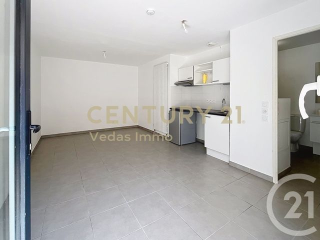 Appartement F1 à louer - 1 pièce - 24.9 m2 - ST JEAN DE VEDAS - 34 - LANGUEDOC-ROUSSILLON - Century 21 Védas Immo