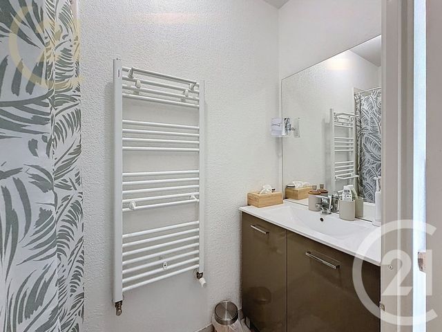 Appartement F4 à vendre - 4 pièces - 87.7 m2 - ST JEAN DE VEDAS - 34 - LANGUEDOC-ROUSSILLON - Century 21 Védas Immo