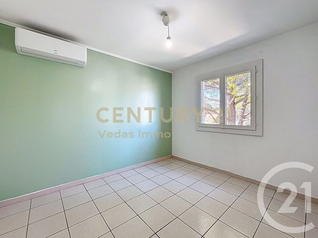 maison à louer - 5 pièces - 105.1 m2 - ST JEAN DE VEDAS - 34 - LANGUEDOC-ROUSSILLON - Century 21 Védas Immo