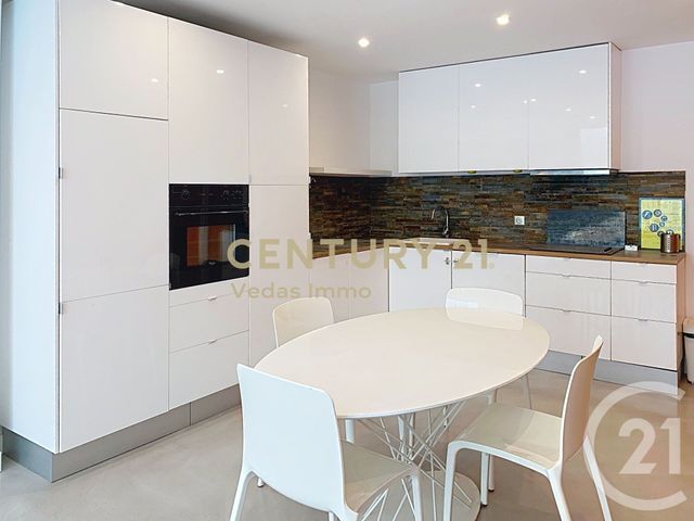 maison à louer - 3 pièces - 110.0 m2 - ST JEAN DE VEDAS - 34 - LANGUEDOC-ROUSSILLON - Century 21 Védas Immo