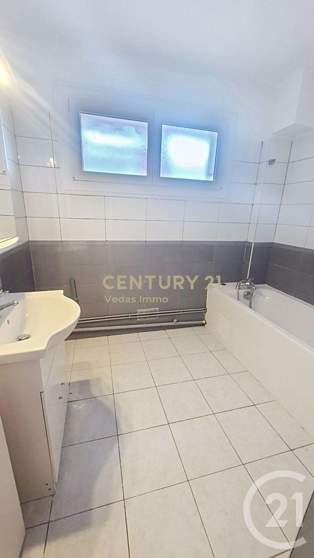 Appartement F4 à louer - 4 pièces - 72.7 m2 - LATTES - 34 - LANGUEDOC-ROUSSILLON - Century 21 Védas Immo