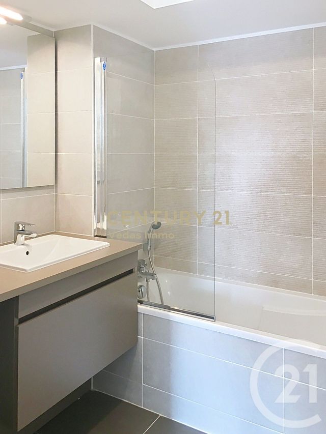 Appartement F3 à louer - 3 pièces - 64.9 m2 - ST JEAN DE VEDAS - 34 - LANGUEDOC-ROUSSILLON - Century 21 Védas Immo