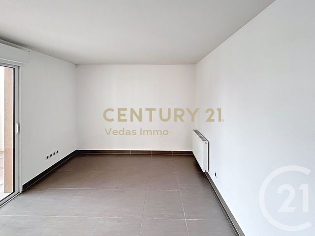 Appartement F3 à louer - 3 pièces - 64.9 m2 - ST JEAN DE VEDAS - 34 - LANGUEDOC-ROUSSILLON - Century 21 Védas Immo
