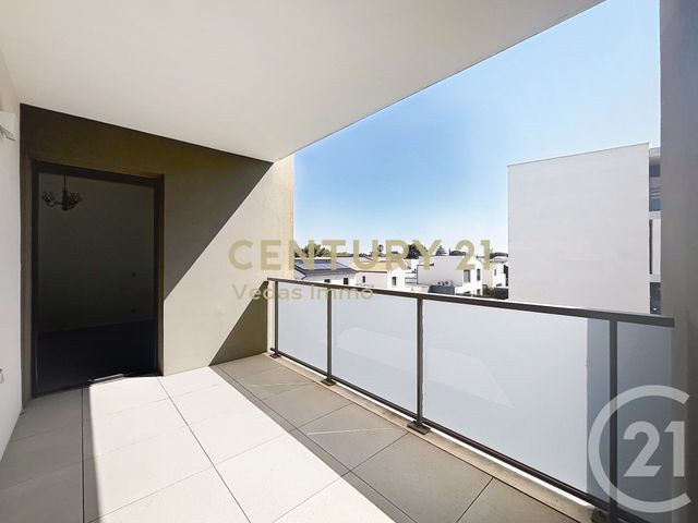 Appartement F3 à louer - 3 pièces - 60.4 m2 - ST JEAN DE VEDAS - 34 - LANGUEDOC-ROUSSILLON - Century 21 Védas Immo
