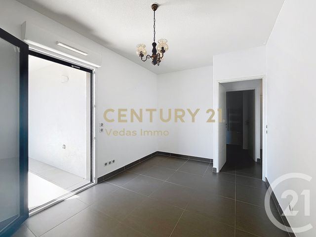 Appartement F3 à louer - 3 pièces - 60.4 m2 - ST JEAN DE VEDAS - 34 - LANGUEDOC-ROUSSILLON - Century 21 Védas Immo