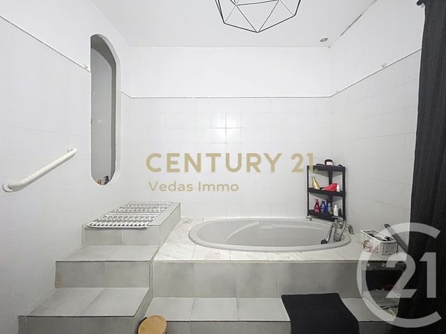 Appartement F2 à louer - 2 pièces - 65.26 m2 - ST JEAN DE VEDAS - 34 - LANGUEDOC-ROUSSILLON - Century 21 Védas Immo