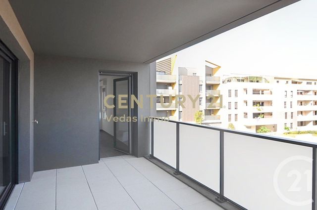 Appartement F3 à louer - 3 pièces - 72.6 m2 - ST JEAN DE VEDAS - 34 - LANGUEDOC-ROUSSILLON - Century 21 Védas Immo