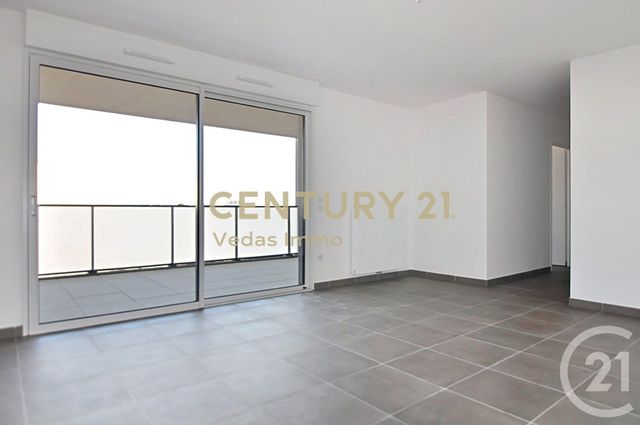 Appartement F3 à louer - 3 pièces - 72.6 m2 - ST JEAN DE VEDAS - 34 - LANGUEDOC-ROUSSILLON - Century 21 Védas Immo