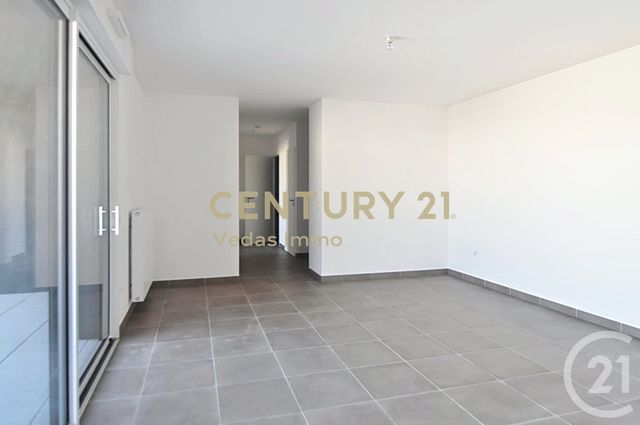 Appartement F3 à louer - 3 pièces - 72.6 m2 - ST JEAN DE VEDAS - 34 - LANGUEDOC-ROUSSILLON - Century 21 Védas Immo