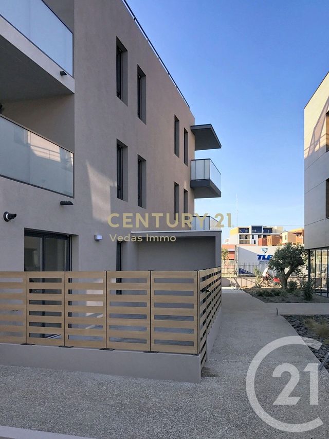 Appartement F2 à louer - 2 pièces - 41.15 m2 - ST JEAN DE VEDAS - 34 - LANGUEDOC-ROUSSILLON - Century 21 Védas Immo