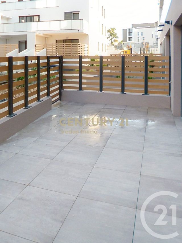 Appartement F2 à louer - 2 pièces - 41.15 m2 - ST JEAN DE VEDAS - 34 - LANGUEDOC-ROUSSILLON - Century 21 Védas Immo