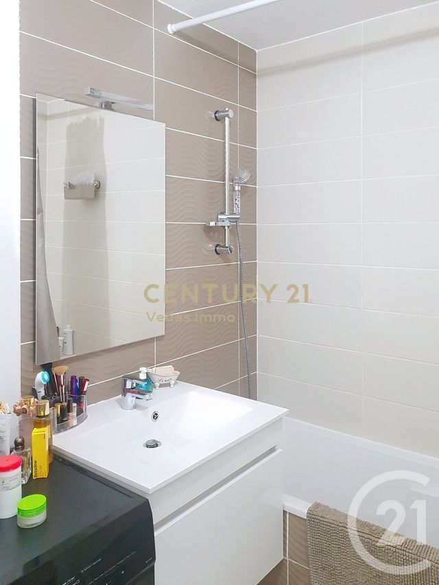 Appartement F2 à louer - 2 pièces - 41.15 m2 - ST JEAN DE VEDAS - 34 - LANGUEDOC-ROUSSILLON - Century 21 Védas Immo