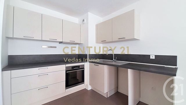 Appartement F3 à vendre - 3 pièces - 62.46 m2 - ST JEAN DE VEDAS - 34 - LANGUEDOC-ROUSSILLON - Century 21 Védas Immo